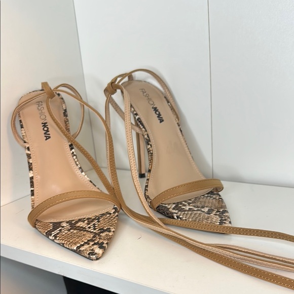 Fashion Nova Tan Snake Print Women's Heels - Picture 1 of 7